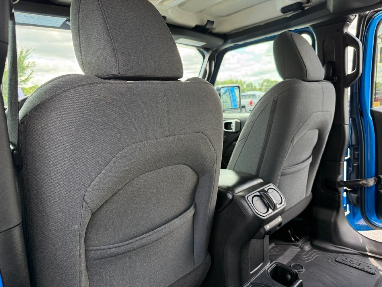 Used 2024 Jeep Wrangler Unlimited Sport AWD/4WD image 30