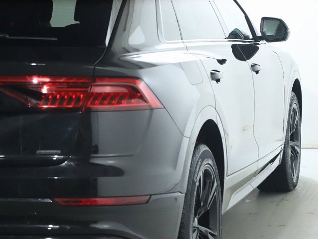 Used 2022 Audi Q8 Premium w/ Convenience Package image 8