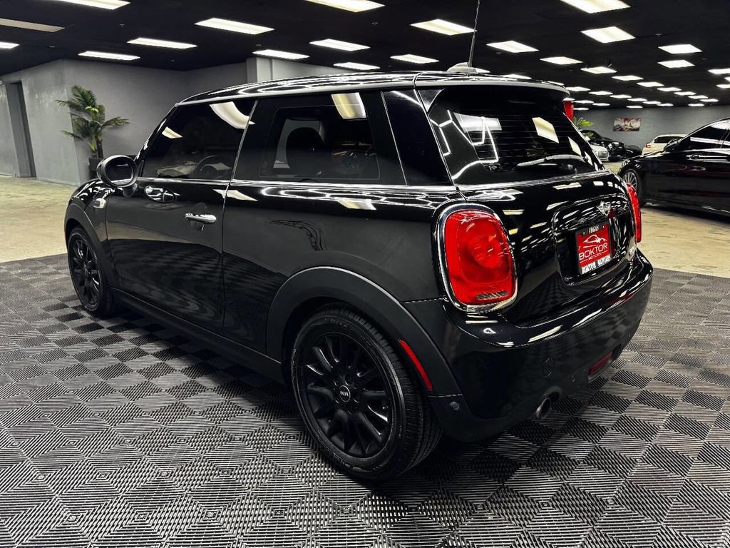 Used 2018 MINI Cooper 2-Door Hardtop w/ Signature Line Package image 11