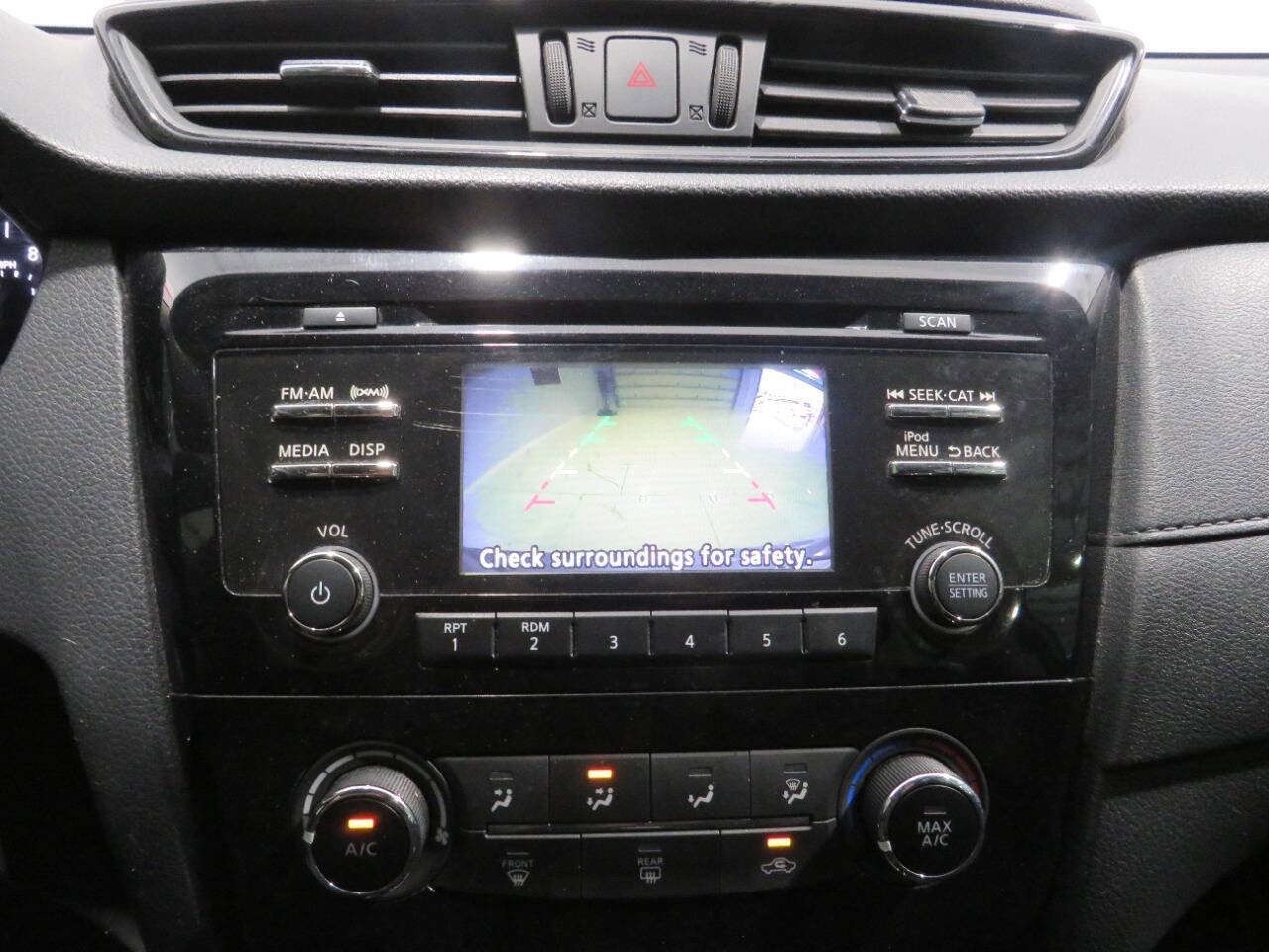 Used 2017 Nissan Rogue S image 20