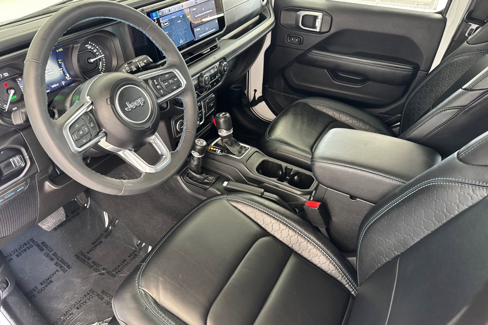 Used 2024 Jeep Wrangler High Altitude AWD/4WD image 9