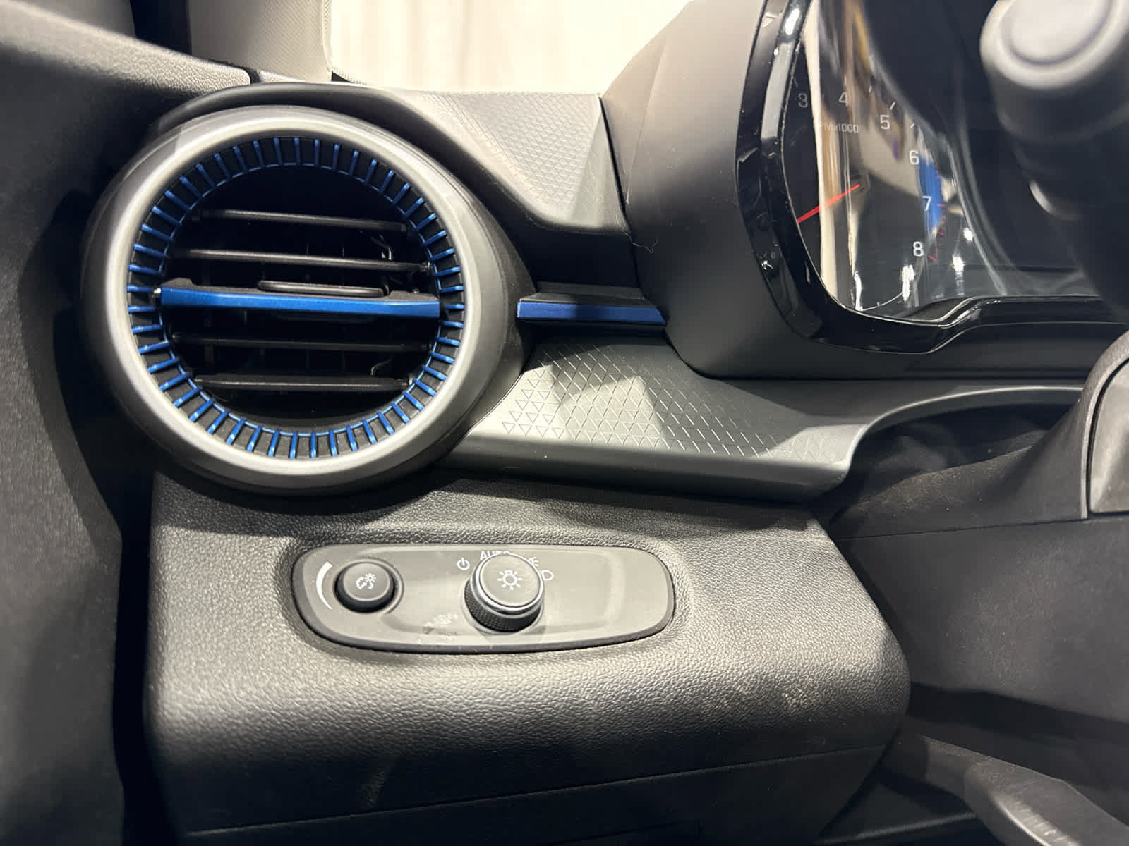 Certified 2026 Chevrolet Trax LS w/ LS Convenience Package FWD image 23