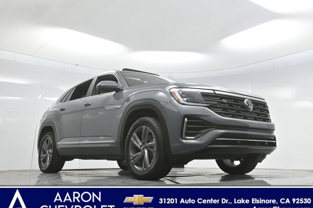 Used 2024 Volkswagen Atlas Cross Sport SEL R-Line AWD/4WD image 2