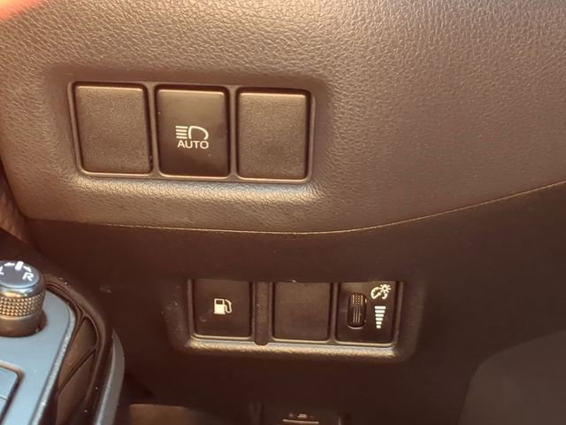 Used 2021 Toyota C-HR XLE image 25