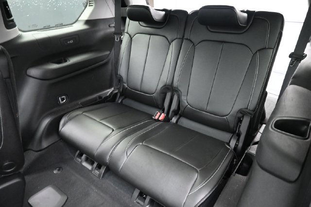 Used 2023 Jeep Grand Cherokee L Limited AWD/4WD image 15