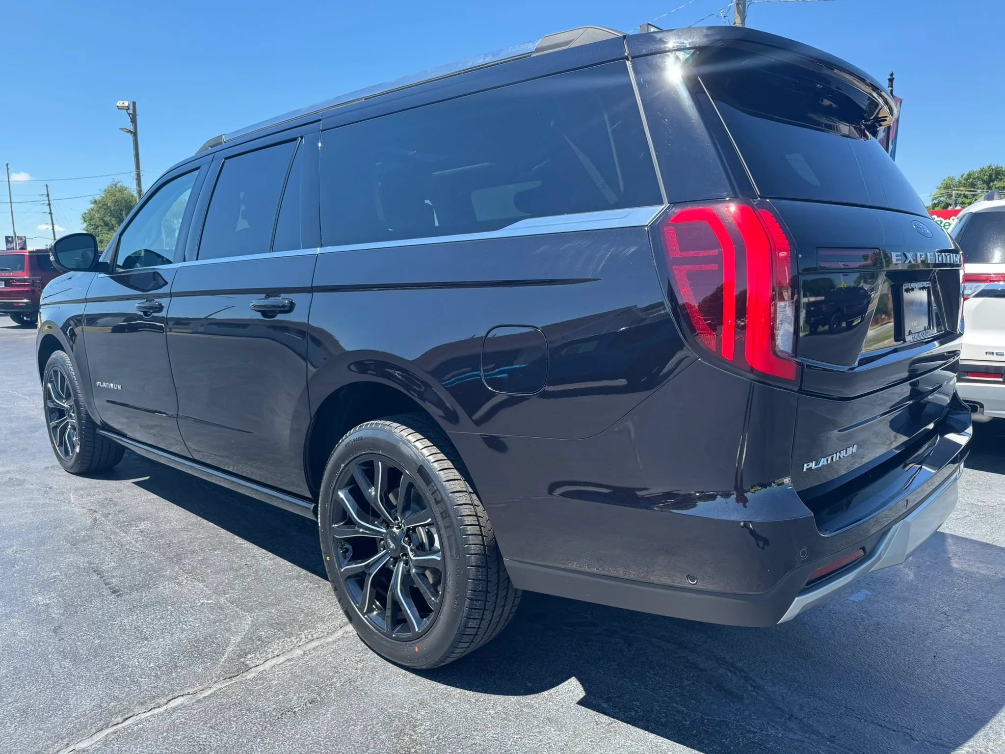 Used 2025 Ford Expedition Max Platinum AWD/4WD image 20