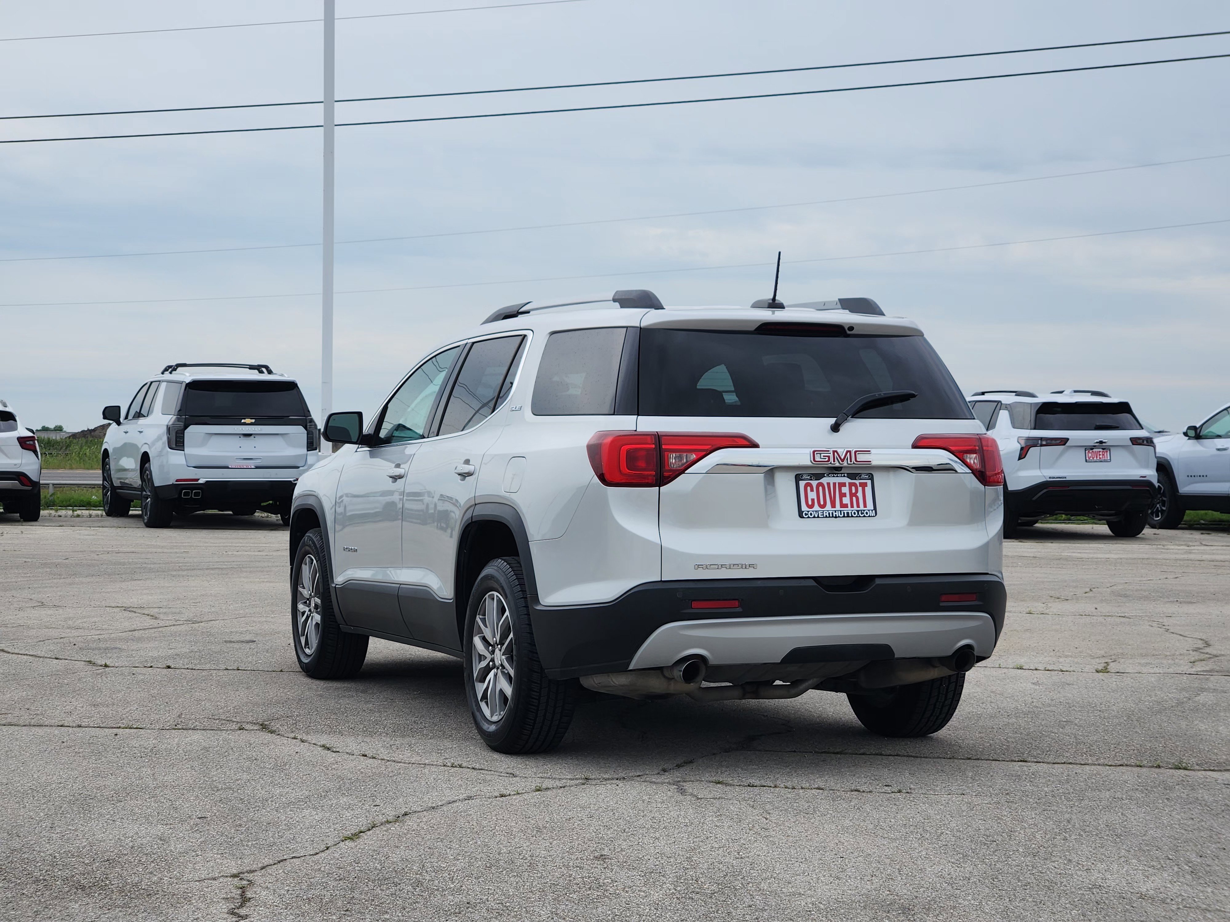 Used 2018 GMC Acadia SLE w/ Driver Alert Package I FWD image 5