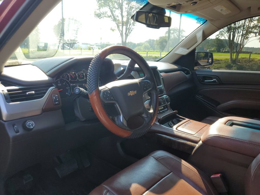 Used 2015 Chevrolet Suburban LTZ RWD image 22