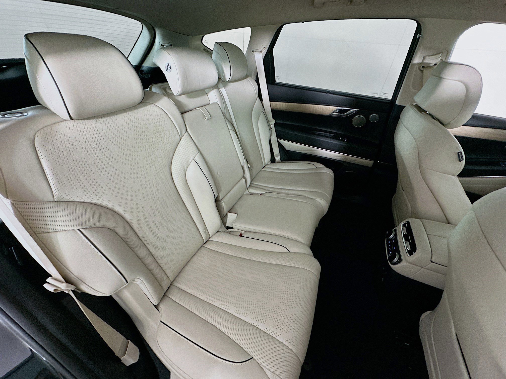 Used 2023 Genesis GV80 3.5T Advanced + image 28