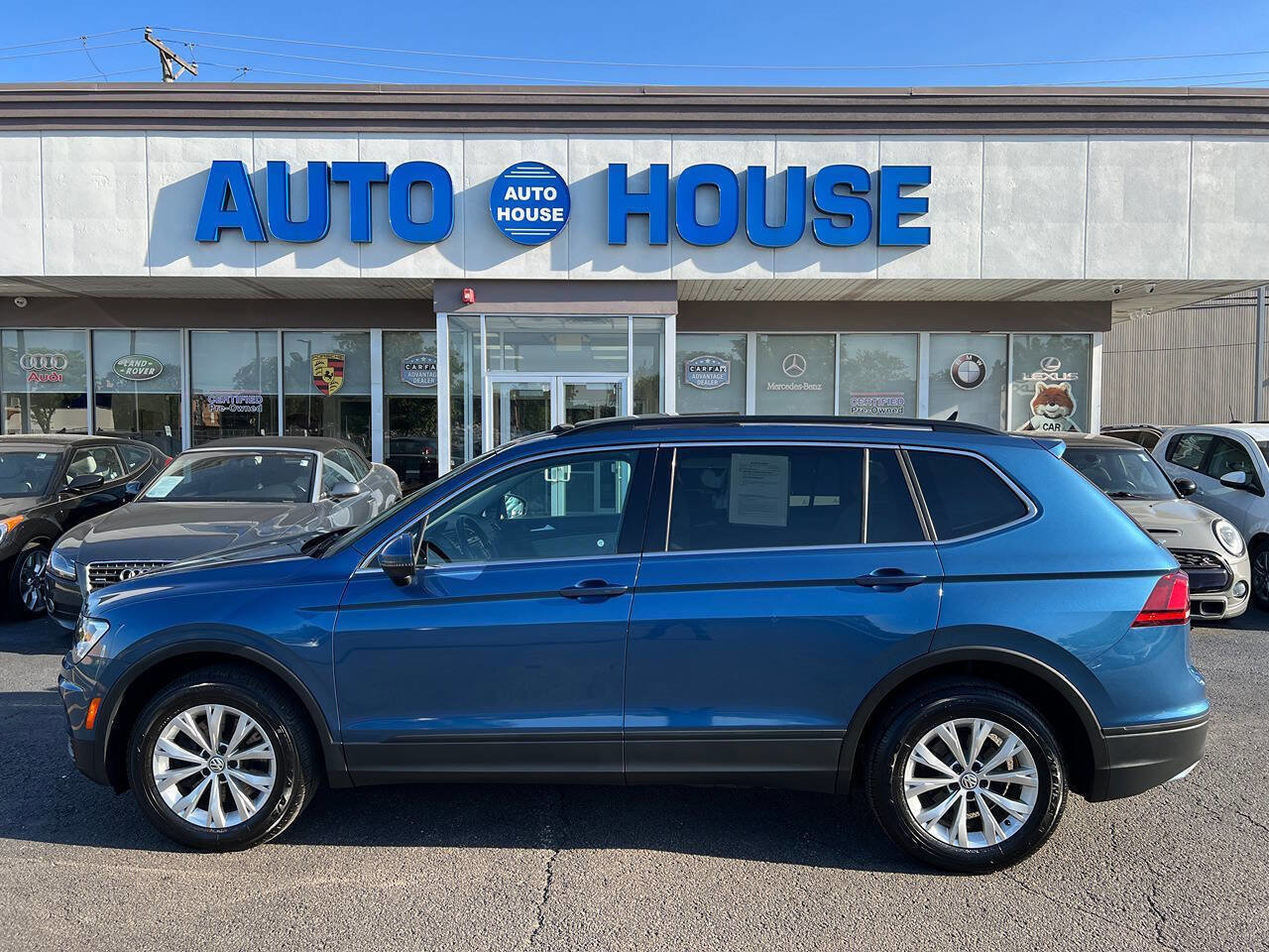 Used 2019 Volkswagen Tiguan SE w/ Panoramic Sunroof Package AWD/4WD image 8