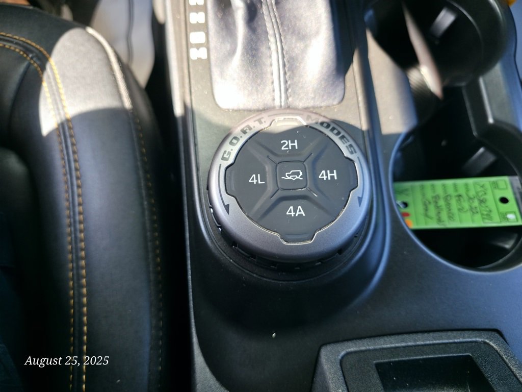 Used 2022 Ford Bronco Badlands image 26