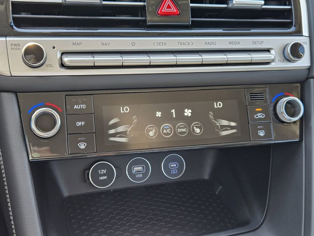 Used 2026 Genesis G70 2.5T RWD image 21