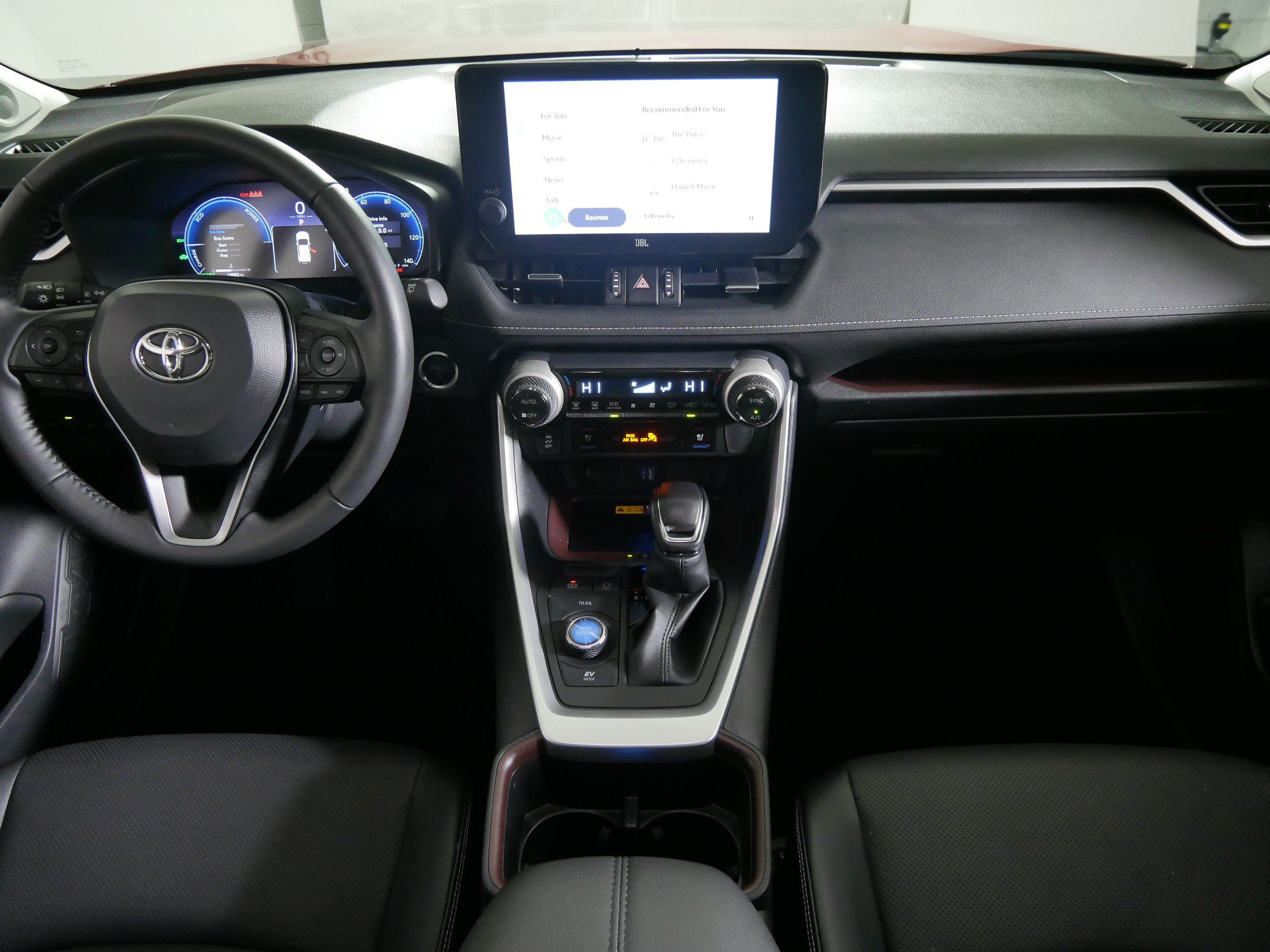 Used 2025 Toyota RAV4 Limited w/ Advanced Technology Package AWD/4WD image 10