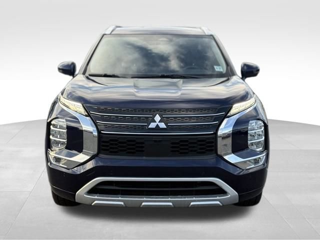 Used 2022 Mitsubishi Outlander SEL image 2