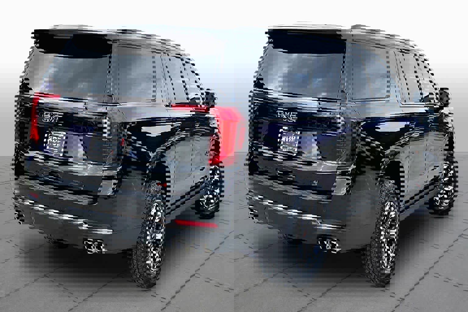 Used 2025 GMC Yukon XL AT4 Ultimate w/ LPO, Floor Liner Package image 13