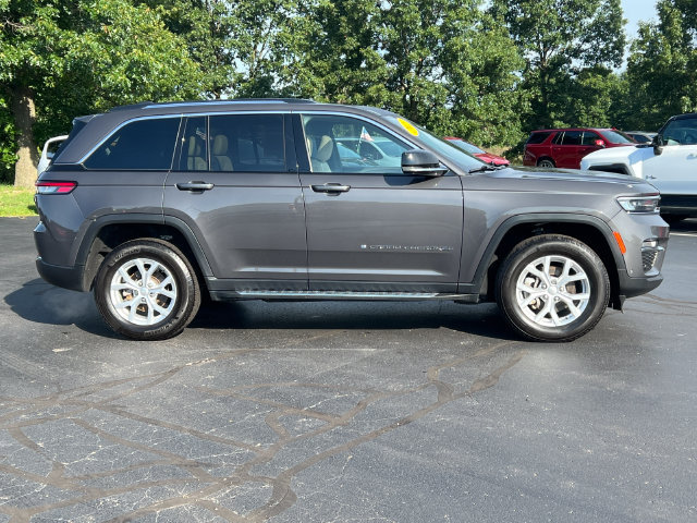 Used 2023 Jeep Grand Cherokee Limited w/ Luxury Tech Group II AWD/4WD image 54