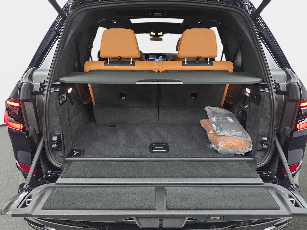 New 2026 BMW X7 xDrive40i w/ M Sport Package image 13