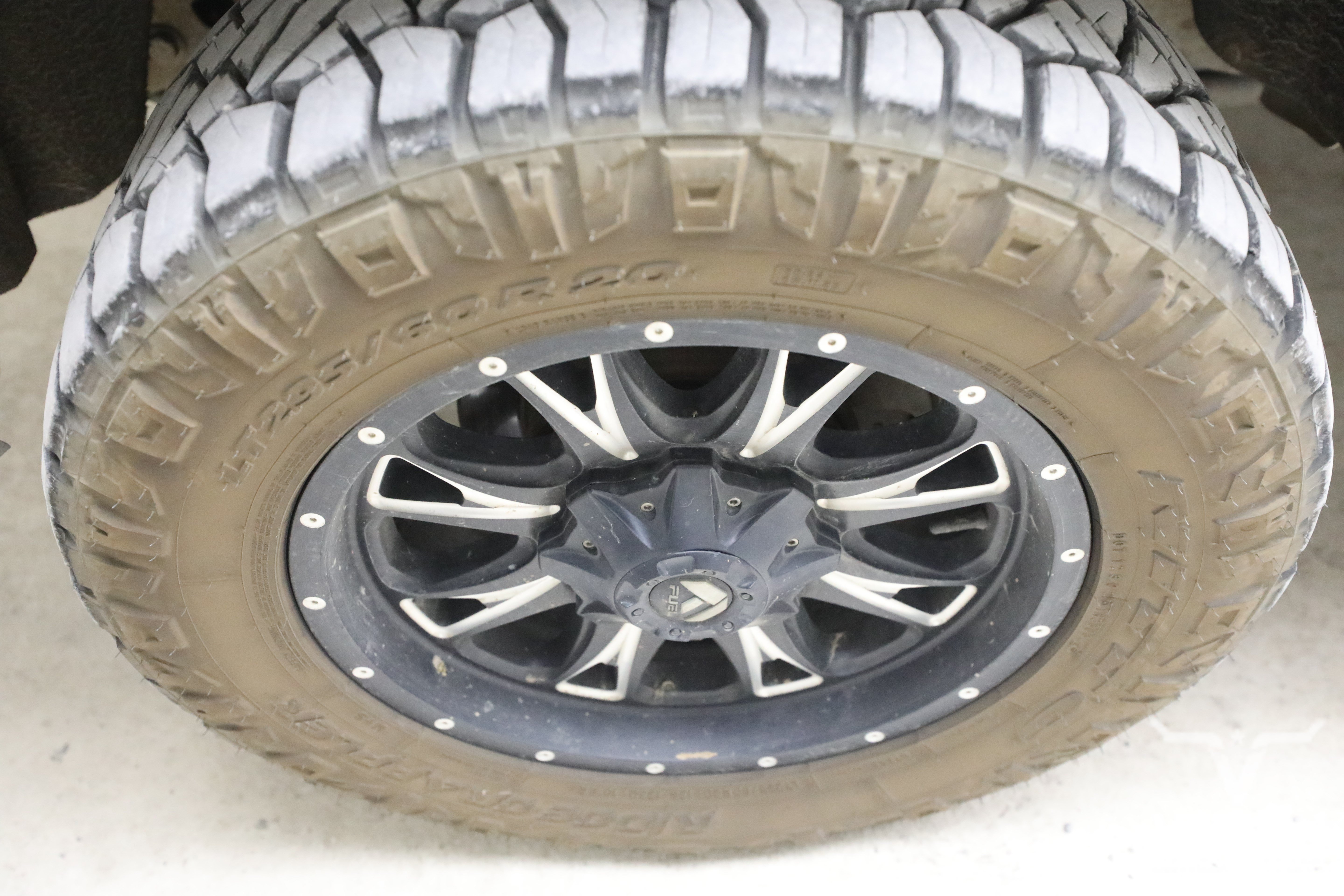 Used 2019 GMC Sierra 2500 SLT w/ Duramax Plus Package AWD/4WD image 10