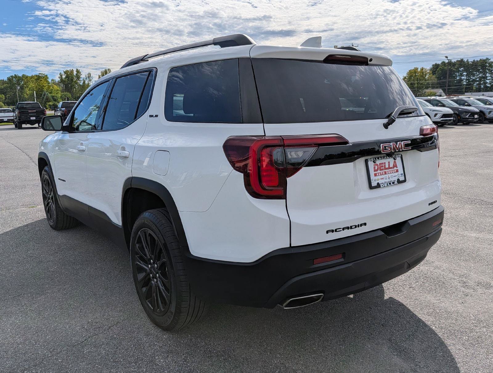 Certified 2023 GMC Acadia SLE w/ Driver Convenience Package AWD/4WD image 8