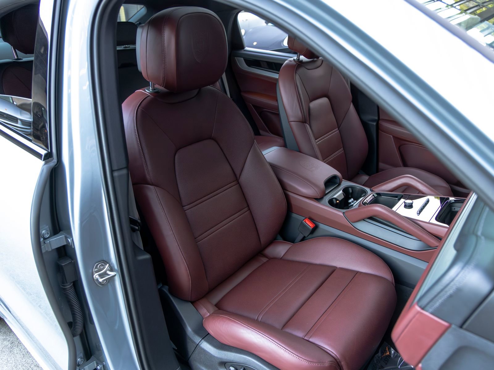 Used 2024 Porsche Cayenne S image 62