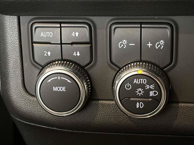 Used 2023 GMC Yukon XL Denali AWD/4WD image 19