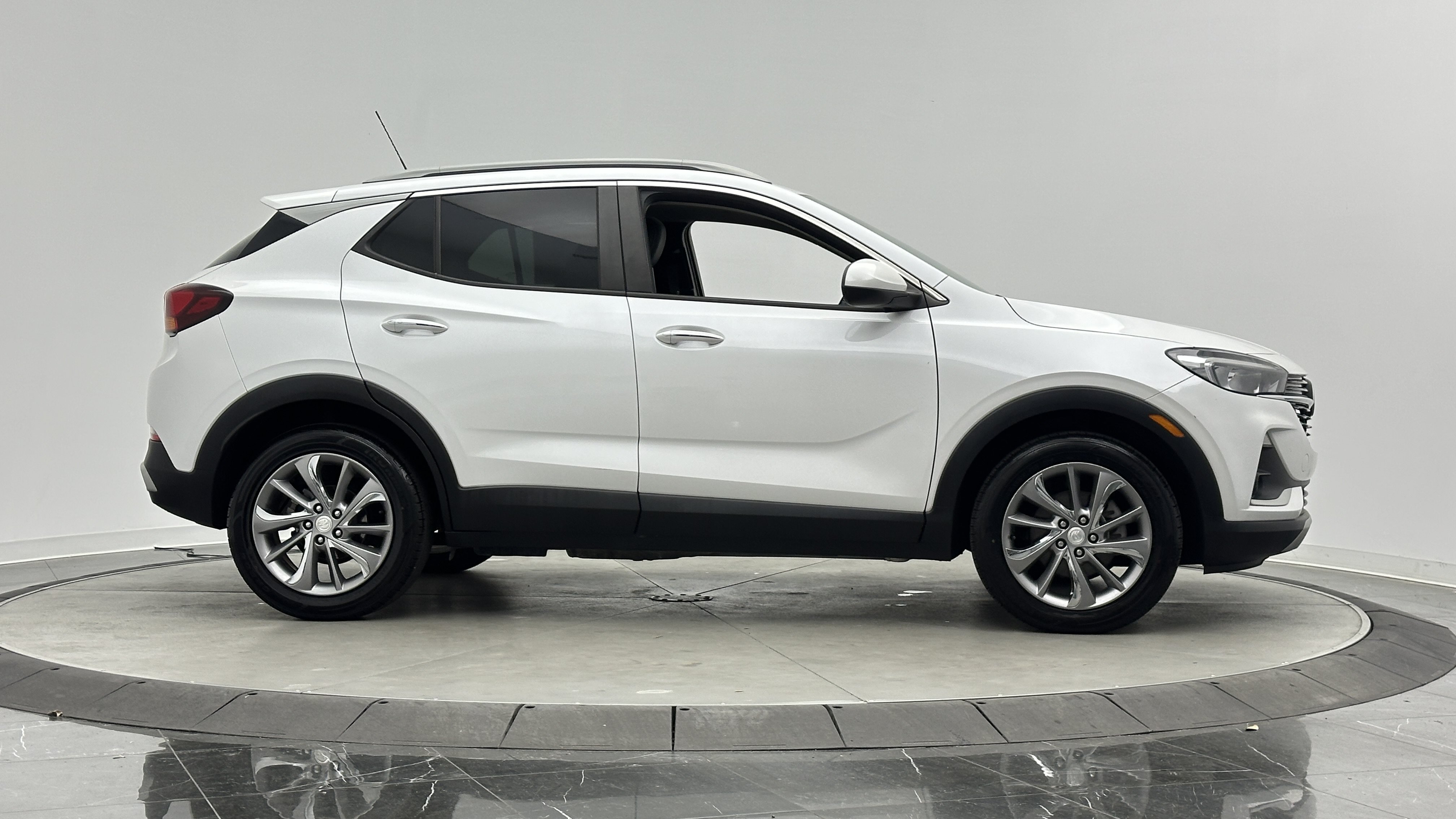 Used 2020 Buick Encore GX Select w/ Experience Buick Package AWD/4WD image 8