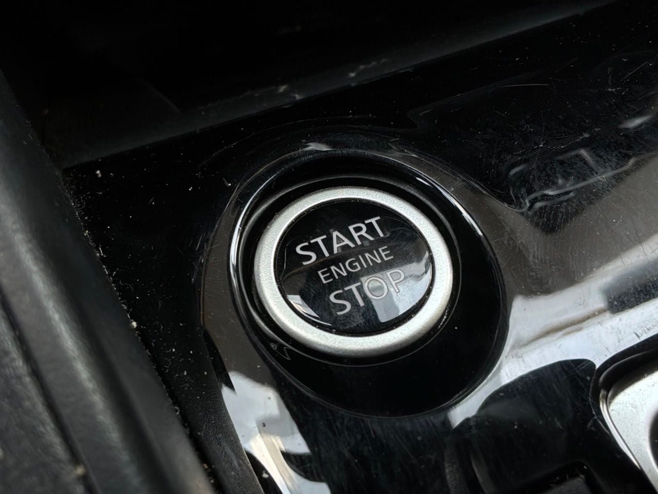 Used 2025 Nissan Versa SV FWD image 22