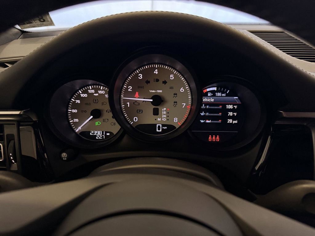 Used 2022 Porsche Macan S image 21