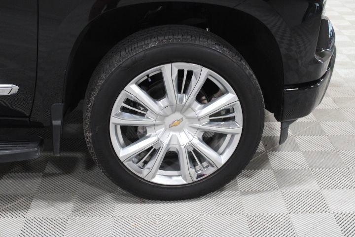 Used 2023 Chevrolet Silverado 1500 High Country w/ High Country Premium Package AWD/4WD image 46
