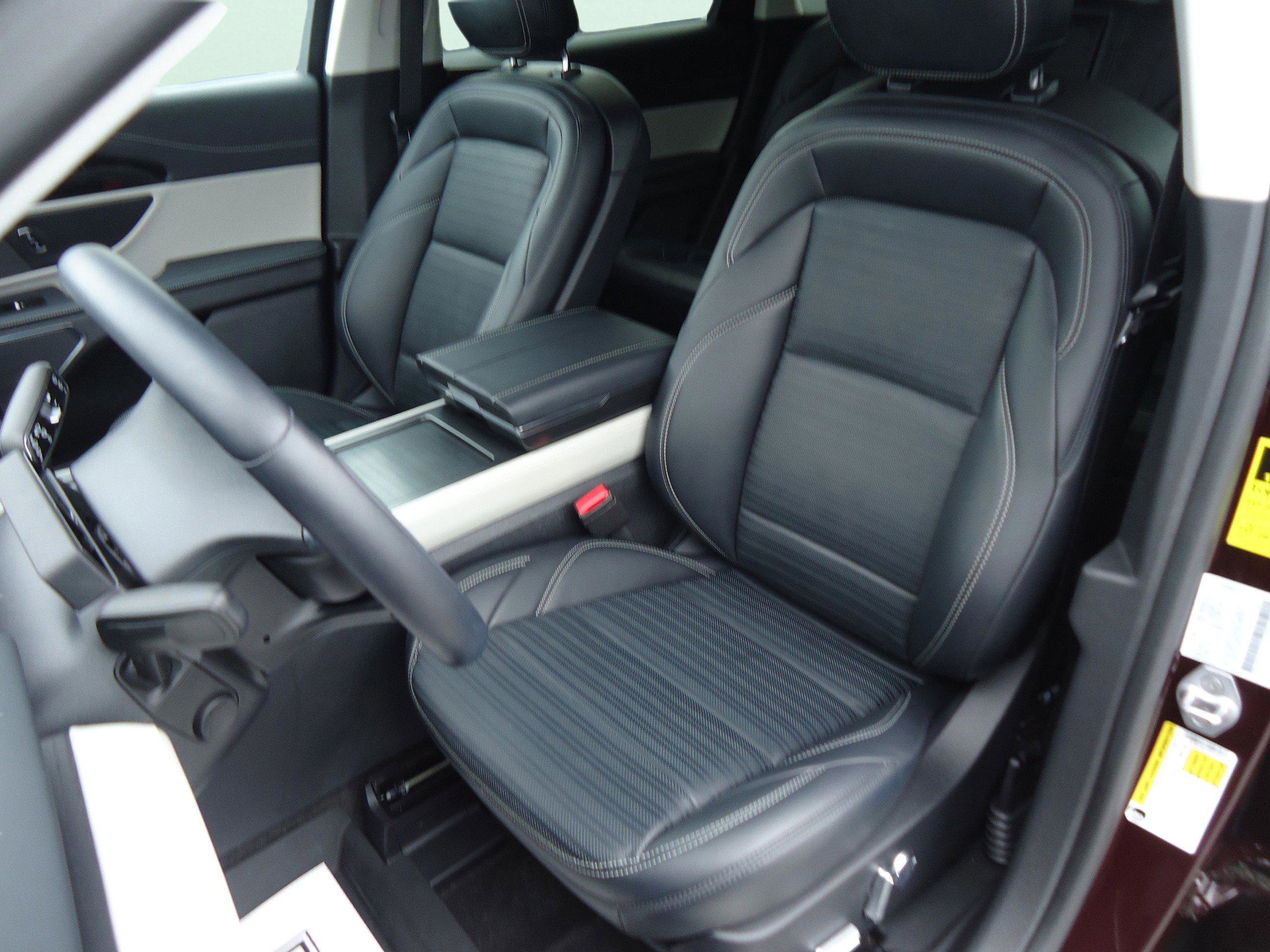 Used 2024 Lincoln Nautilus Reserve AWD/4WD image 22