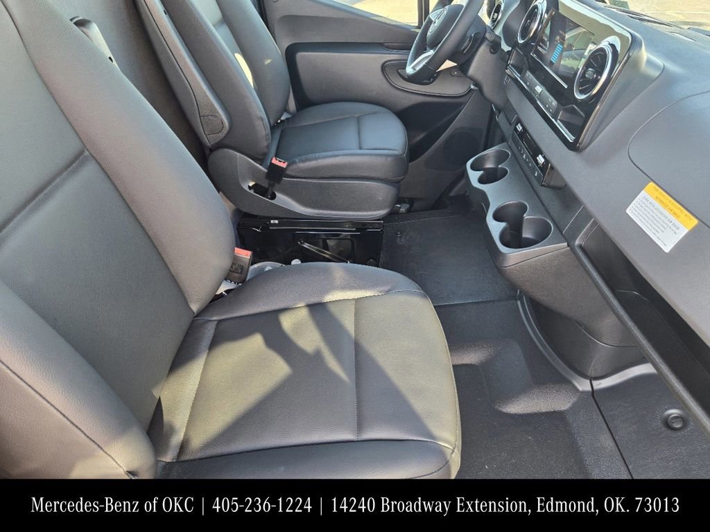 Used 2024 Mercedes-Benz eSprinter 170 Cargo image 14