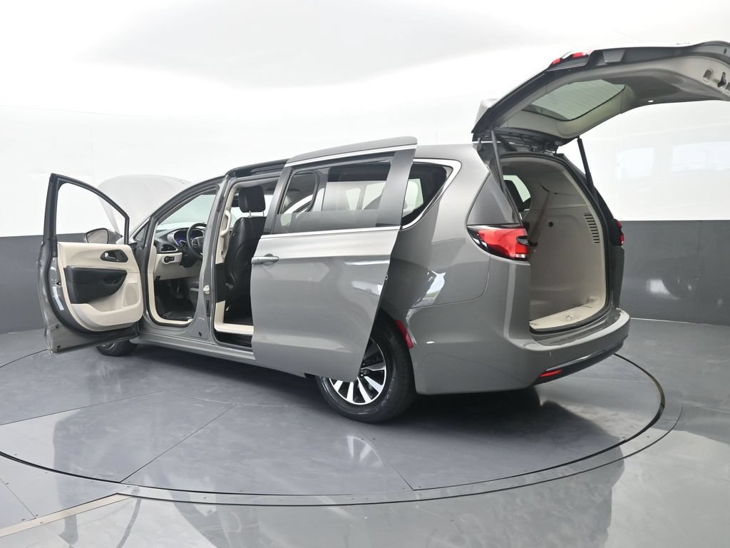 Used 2022 Chrysler Pacifica Touring-L FWD image 79