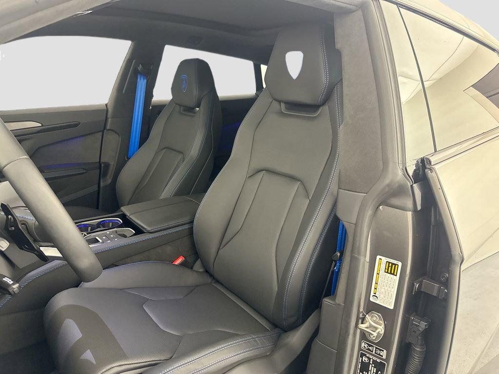 Used 2025 Lamborghini Urus SE image 22