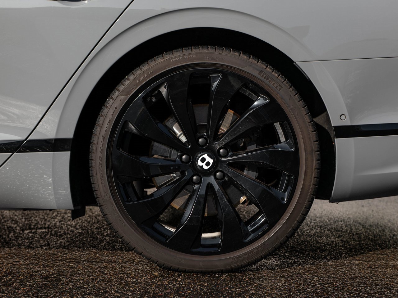 Used 2022 Bentley Flying Spur V8 image 12