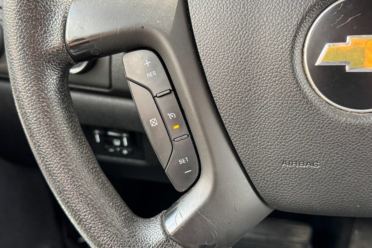 Used 2011 Chevrolet Suburban 2500 image 30