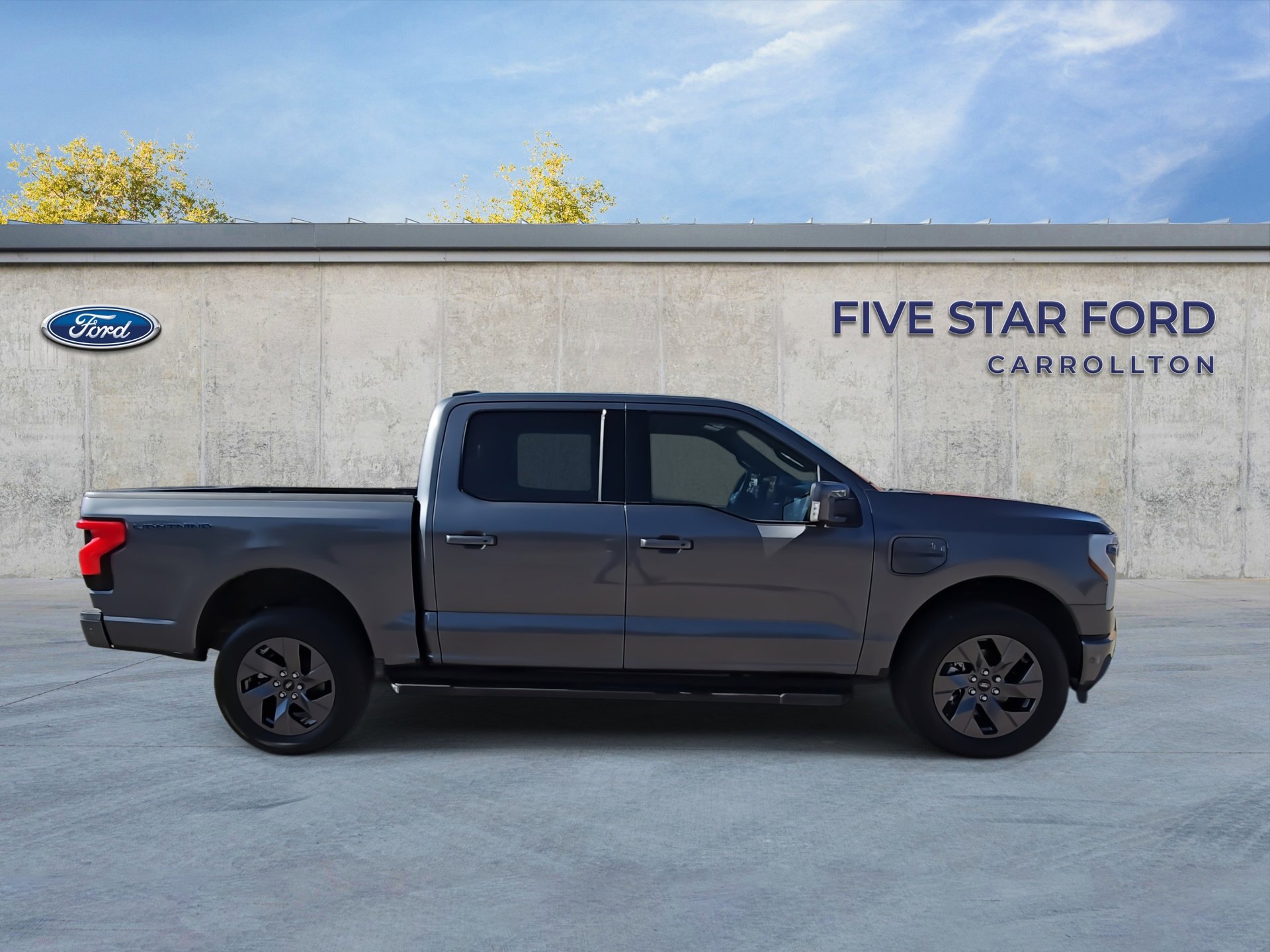 Used 2023 Ford F150 Lightning 4x4 SuperCrew image 10