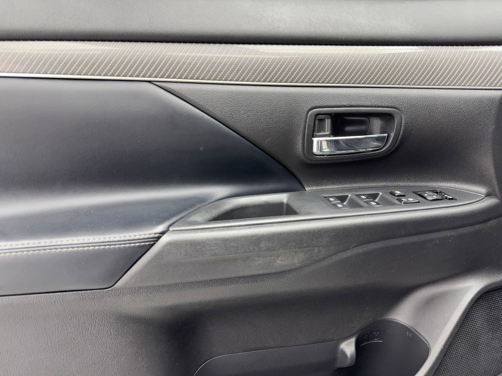 Used 2019 Mitsubishi Outlander SEL image 34