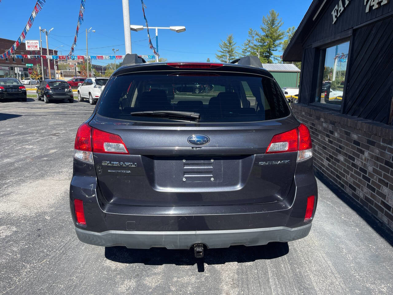 Used 2010 Subaru Outback 2.5i Premium image 3