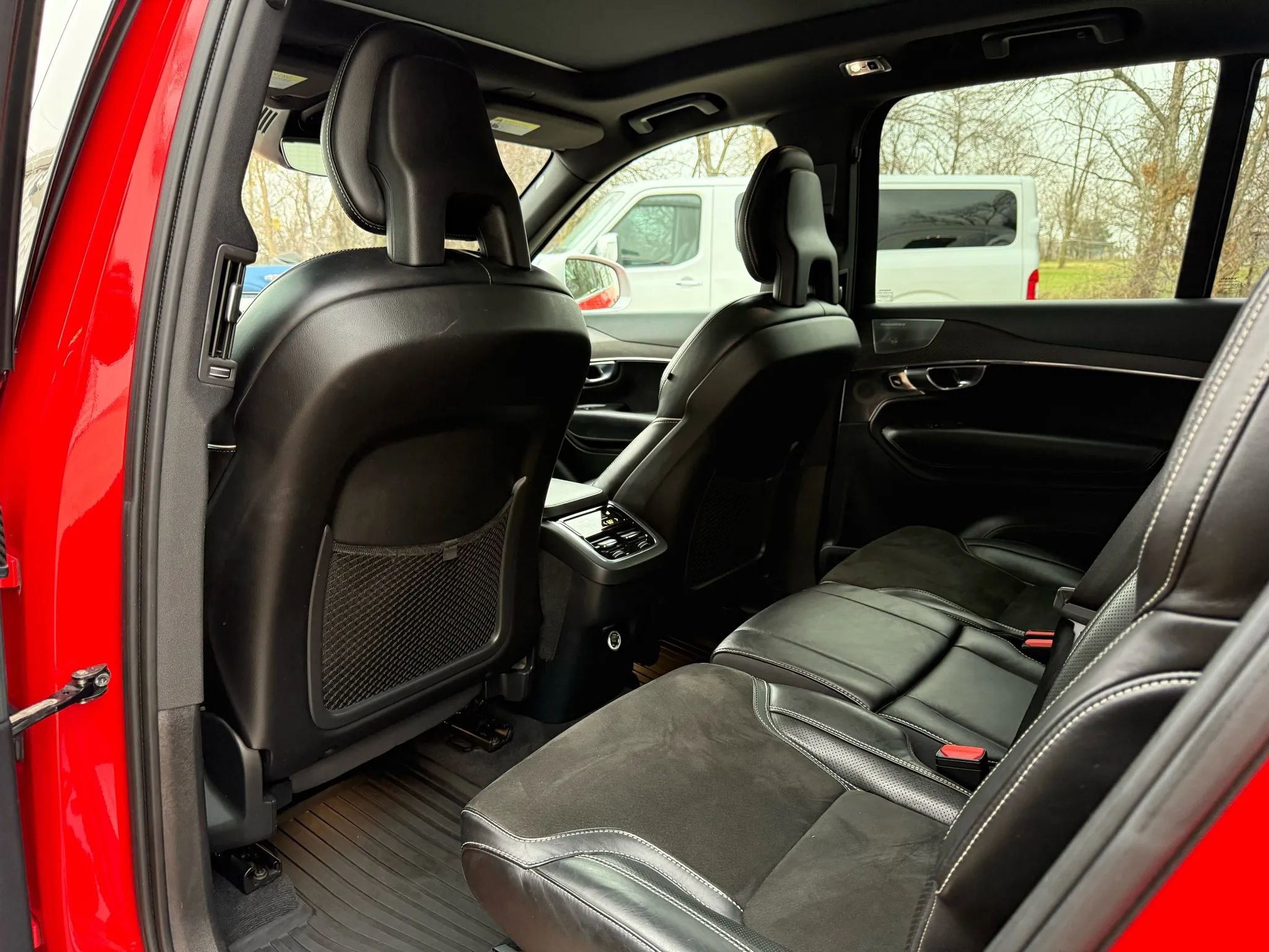 Used 2017 Volvo XC90 T6 R-Design w/ Vision Package image 13