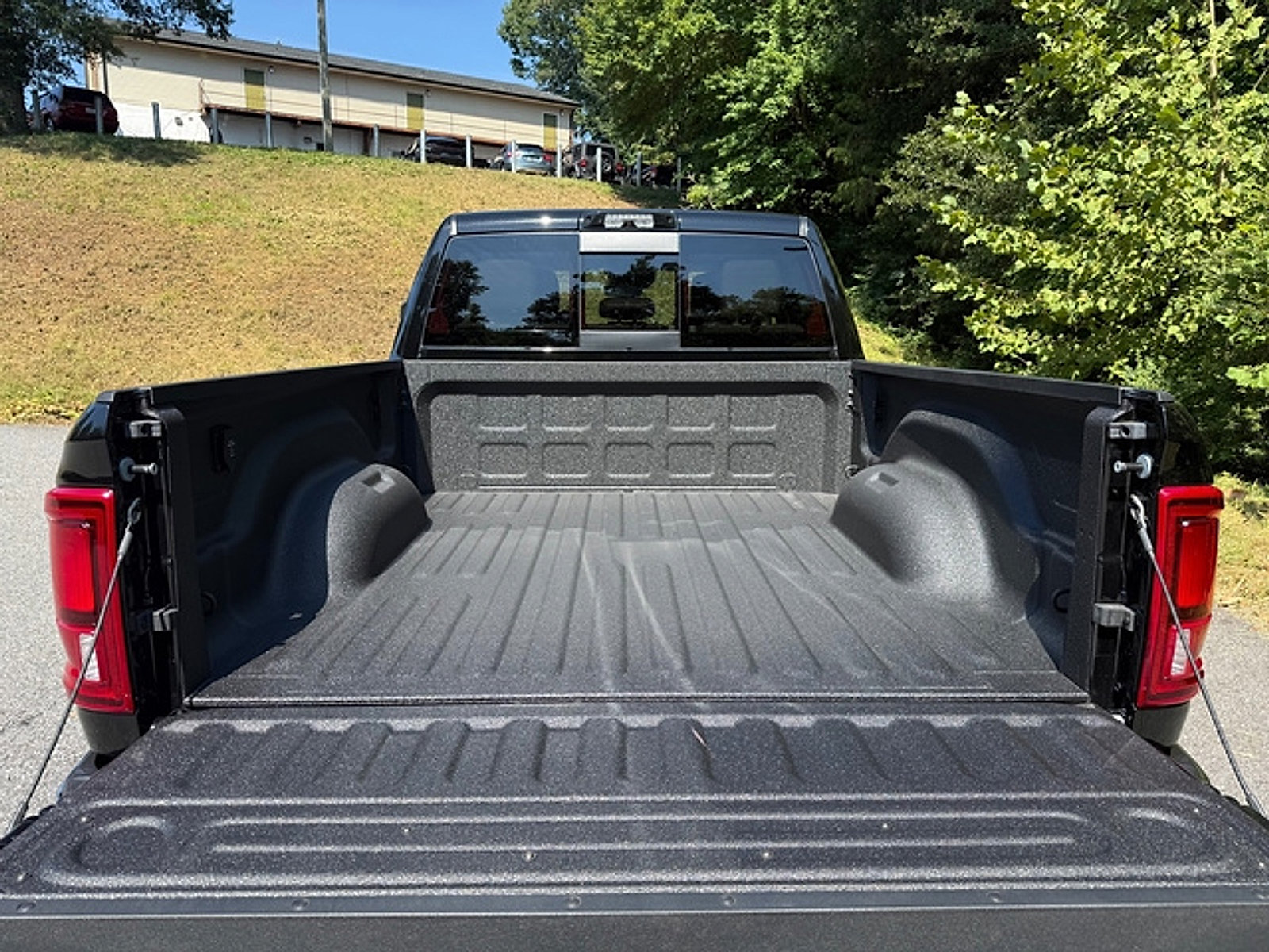 Used 2026 RAM 2500 Limited AWD/4WD image 9