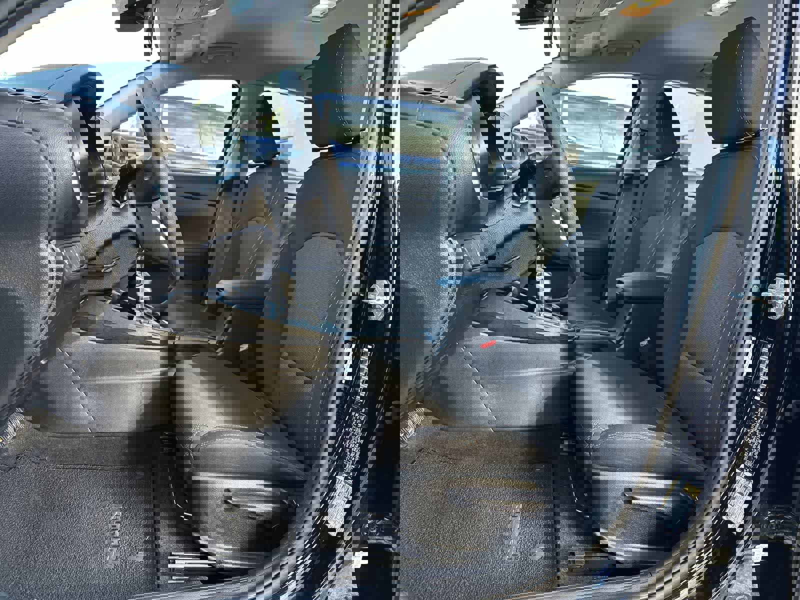 Used 2023 Kia Forte LXS image 3