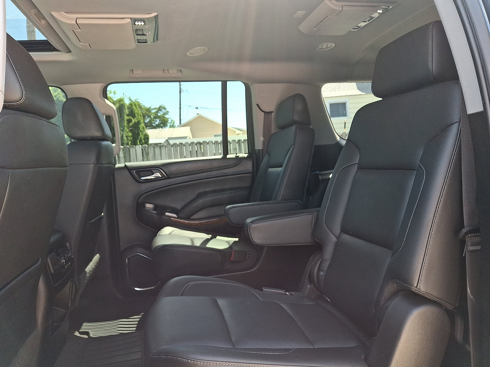Used 2019 Chevrolet Suburban Premier AWD/4WD image 10