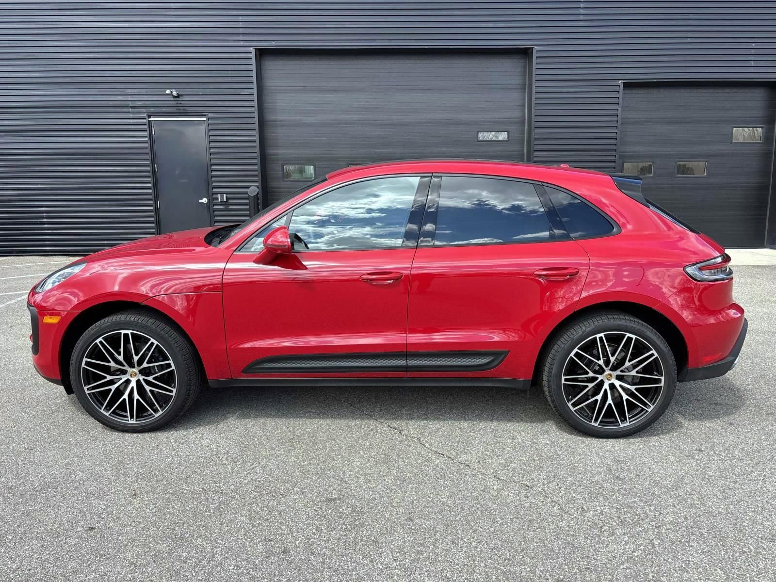 Used 2026 Porsche Macan AWD/4WD image 2
