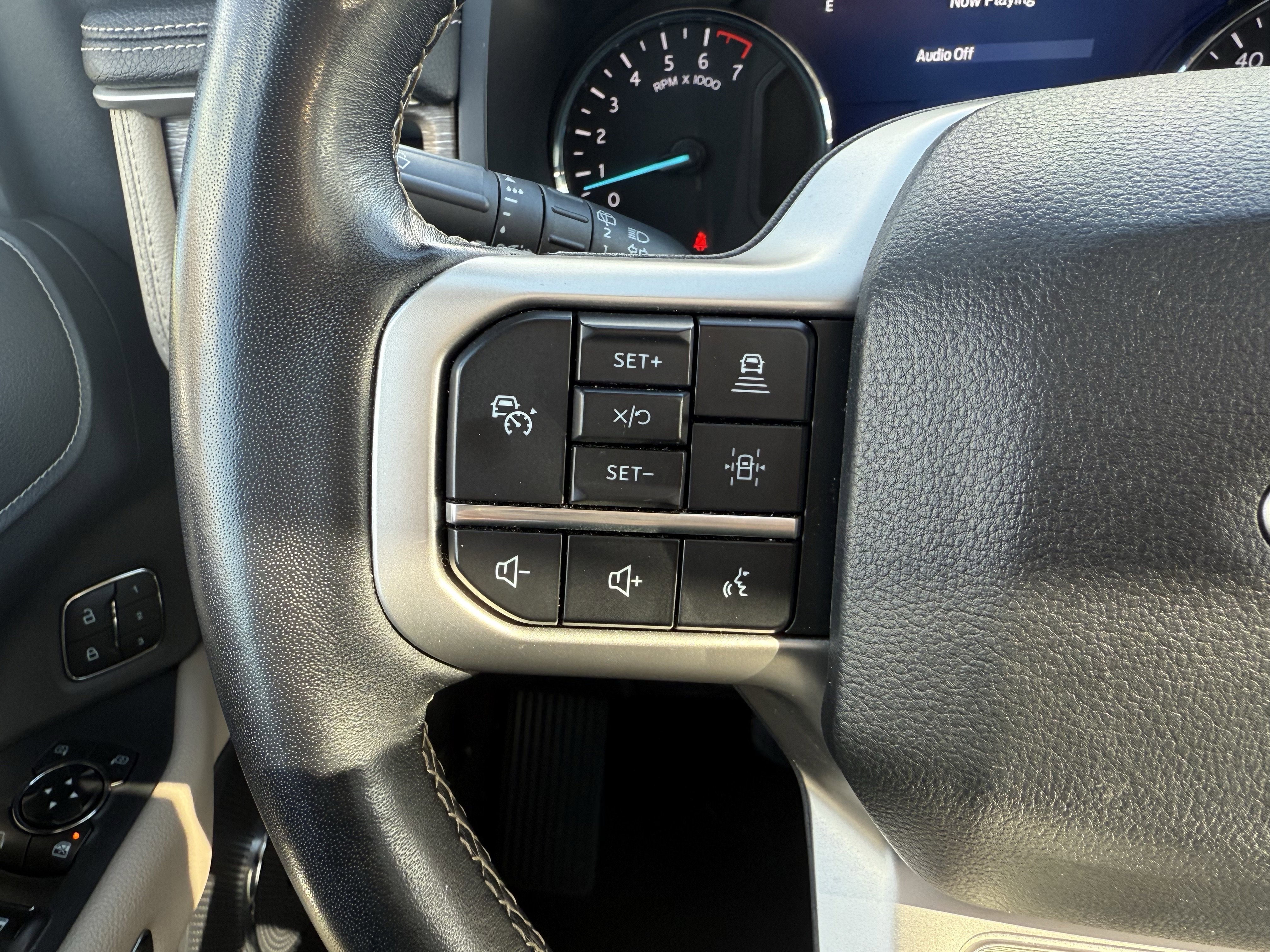Used 2024 Ford Expedition Limited image 17