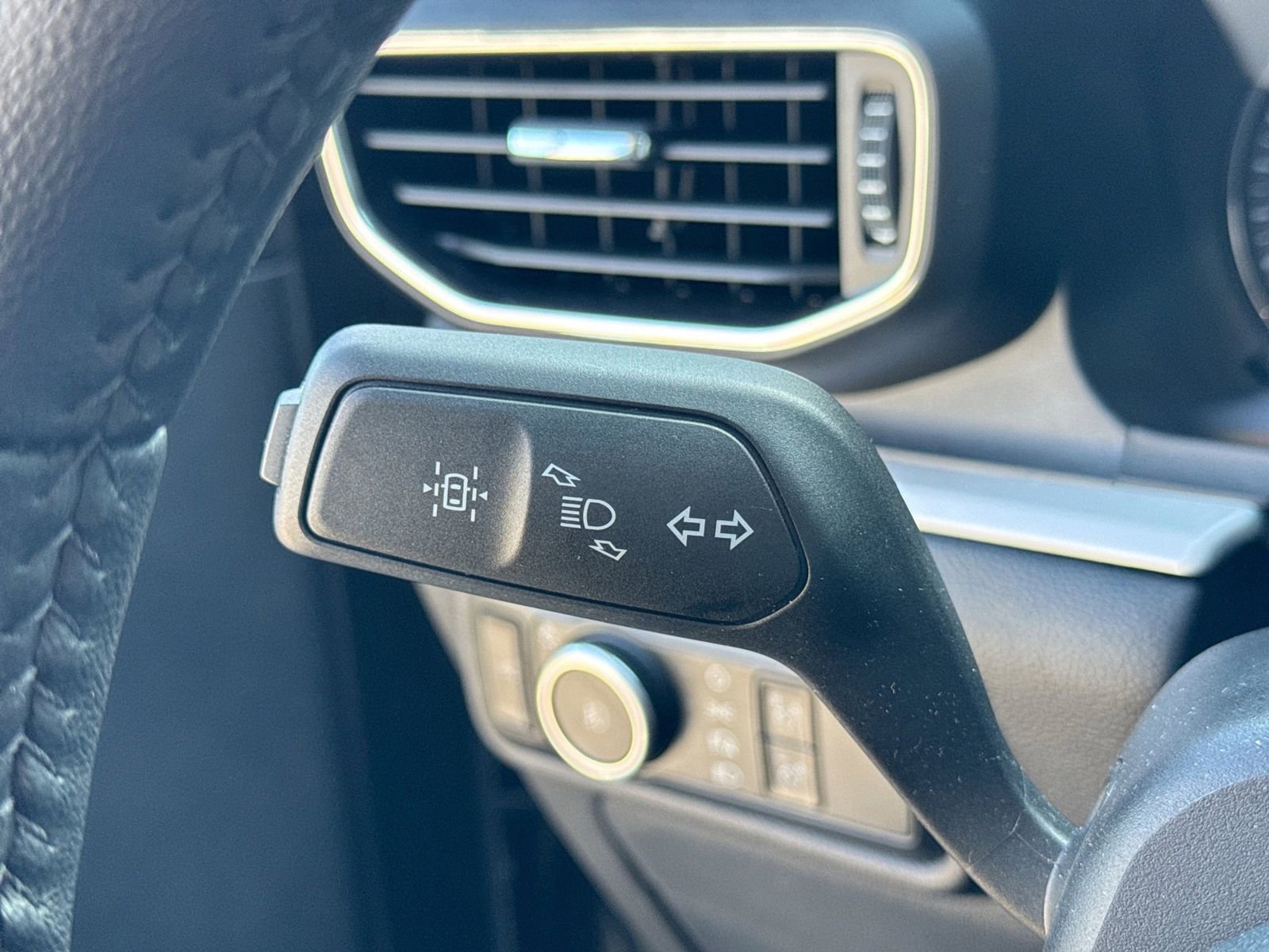 Certified 2024 Ford Explorer XLT w/ Equipment Group 202A image 29