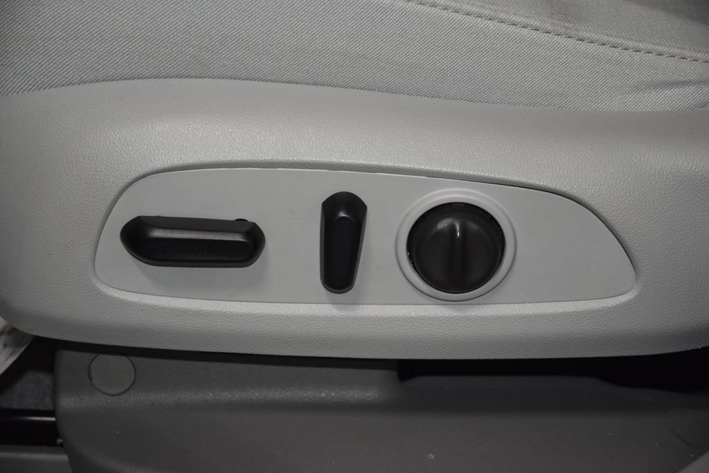 Used 2021 GMC Acadia SLE w/ Driver Convenience Package FWD image 39