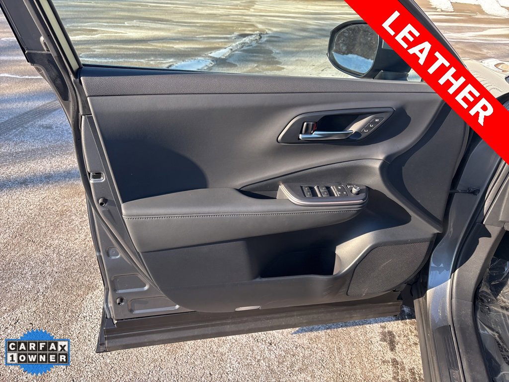 Used 2023 Toyota Crown Limited image 11