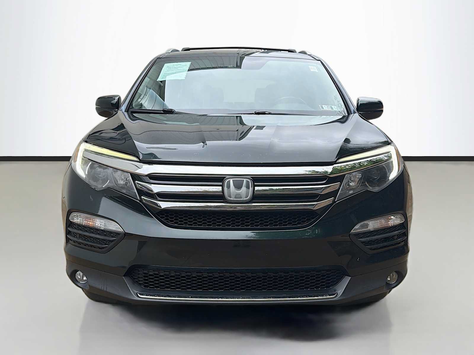 Used 2016 Honda Pilot Elite image 2