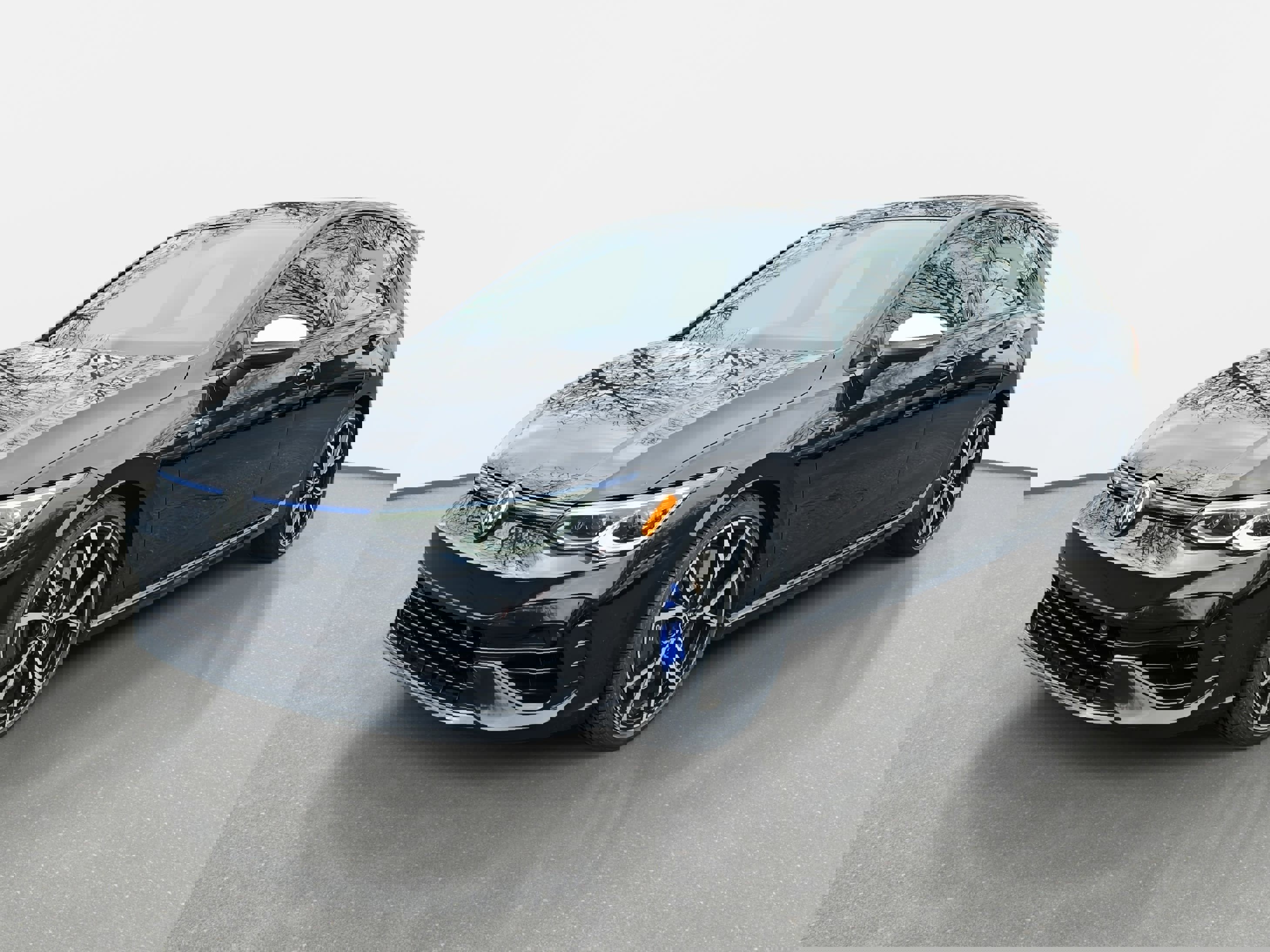 Certified 2022 Volkswagen Golf R image 7