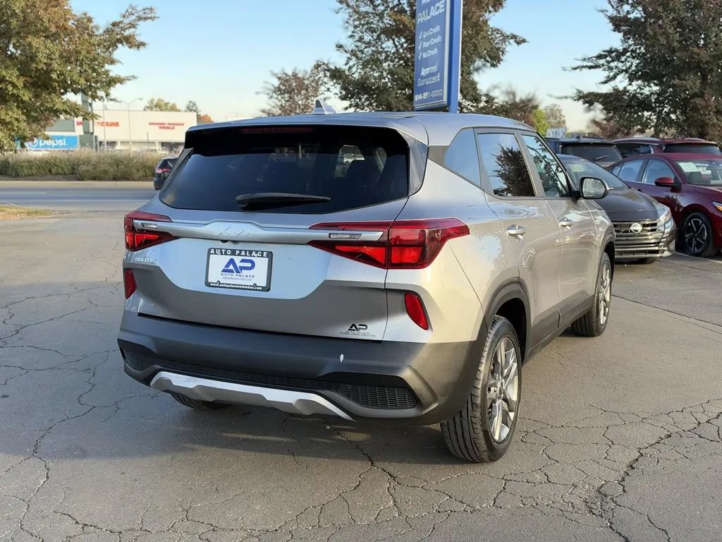 Used 2023 Kia Seltos LX AWD/4WD image 6